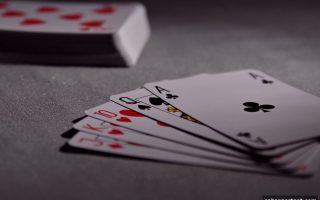 德州扑克社交策略与平台辨识：沙巴体育官网网实战指南